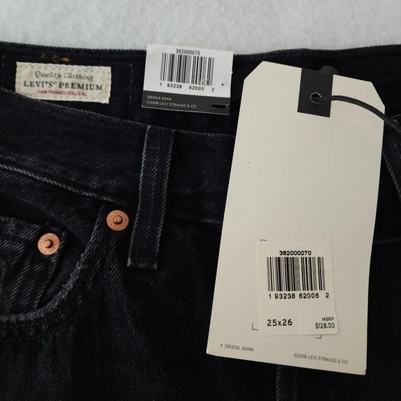 Levi's 501 Studded Cropped Jeans - Picture 5 of 8